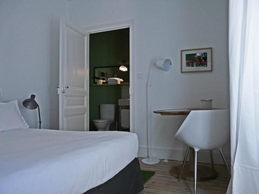 Hotel Courtille De Solutre الغرفة الصورة